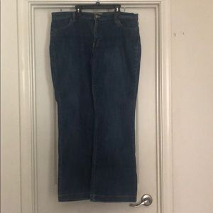 Gap long and lean medium blue boot cut jeans
